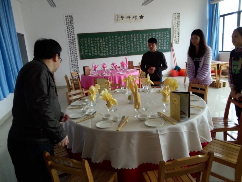 钟小辉主任指导中餐宴会图片